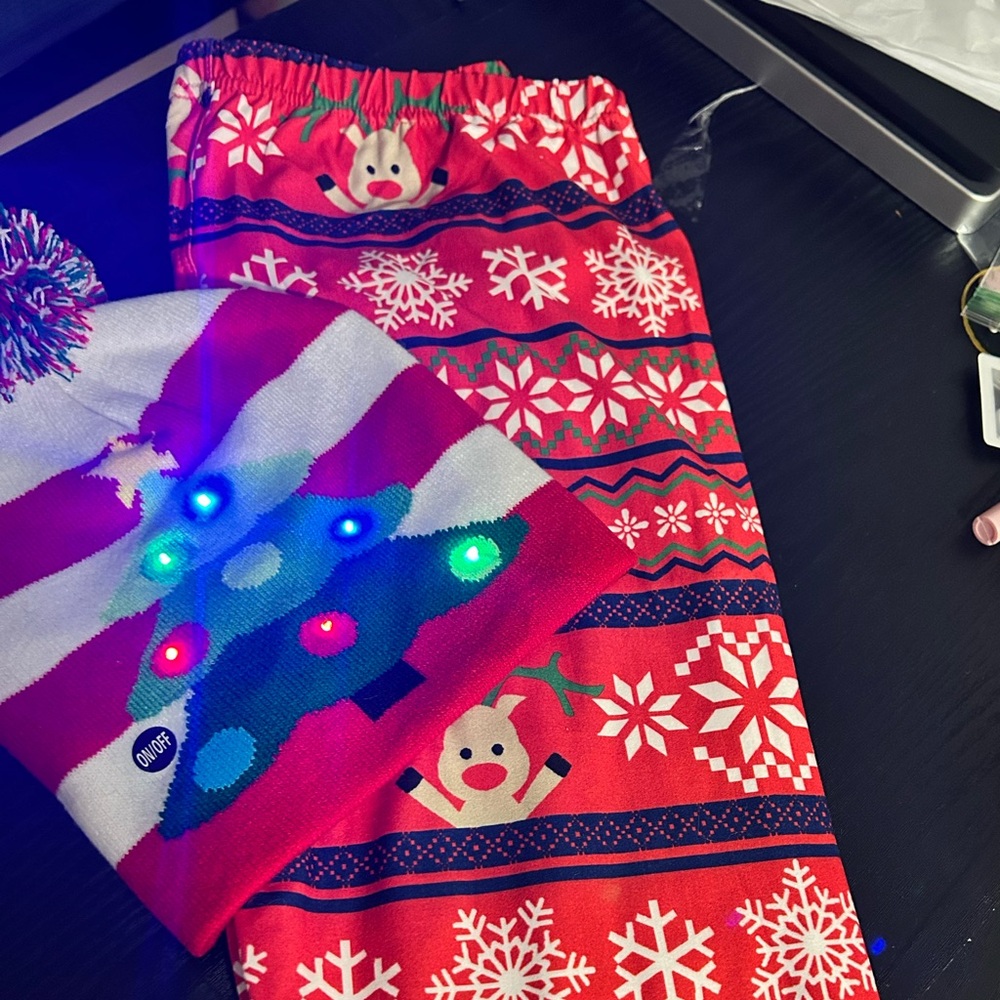 hey don’t miss out this deal! Red Christmas Beanie and leggings Set